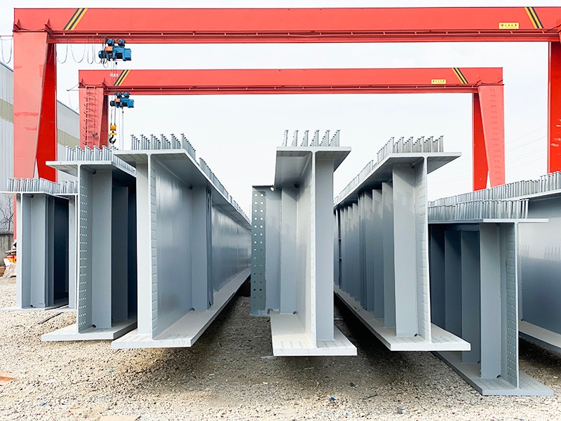 Estructura de acero del casco del puente